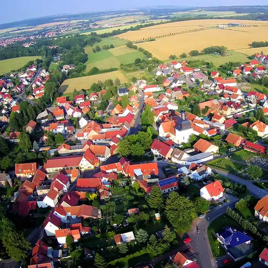 Man sieht eine Luftaufnahme von Kefferhausen