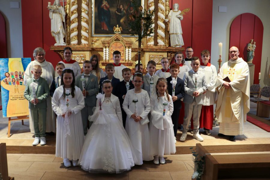 Die Kommunionkinder sagen „DANKE“