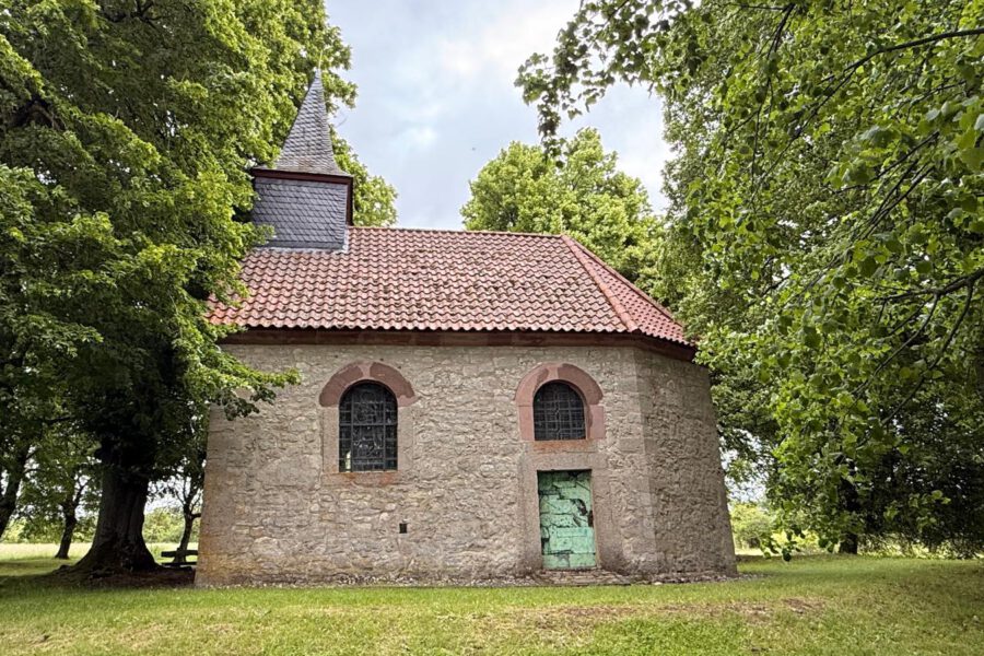 Mopedsegnung an der Neuen Kirche